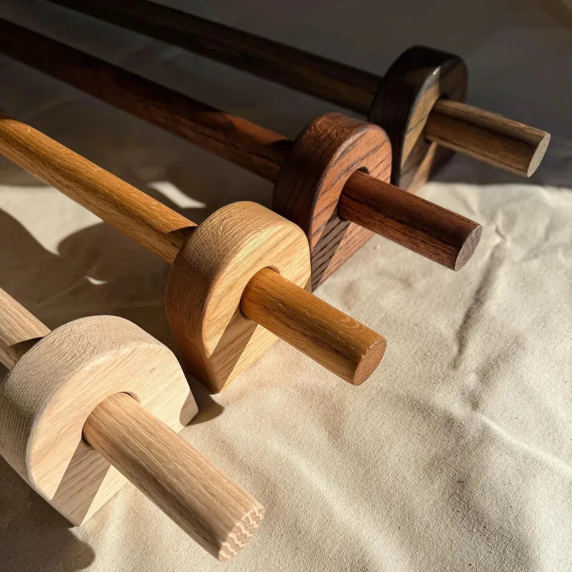 Solid Wood Curtain Rod with Round Brackets